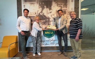  ‘Taart-cheque’ van BACU en Rabobank voor Stichting Leergeld Maashorst